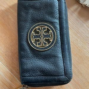 Tory Burch wallet